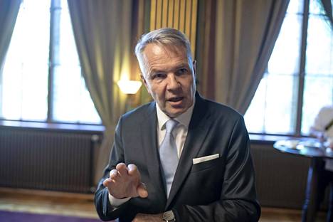 Ulkoministeri Pekka Haavisto hermostui konsulipäällikkö Pasi Tuomiseen ja siirsi tämän pois tehtävistään.
