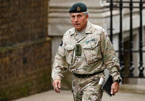 Britannian asevoimien komentaja, kenraali Nick Carter varoittaa poliitikkoja kärjistämästä tilannetta tarpeettomasti.