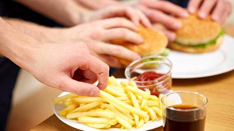 Epäterveellinen ruoka selittää lähes puolet yhdysvaltalaisten sydän-,  verisuoni- ja diabeteskuolemista - Terveys - Ilta-Sanomat