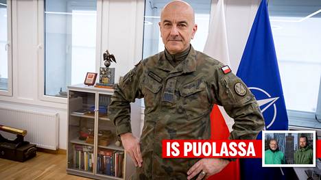Kenraali Rajmund Andrzejczak on Puolan asevoimien pääesikunnan päällikkö. Virka-asemaltaan hän vastaa puolustusvoimien komentajaa. 