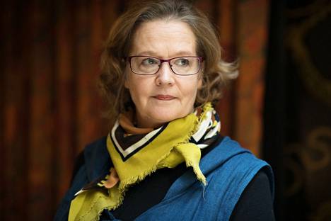 Kirjailija, teatteriohjaaja Eira Mollberg suree, ettei hänen veljensä Heikin taiteellisia kykyjä kannustettu.