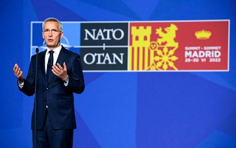 Jens Stoltenberg sanoi Vladimir Putinille lähtevän selvän viestin siitä, että Naton ovi on auki.