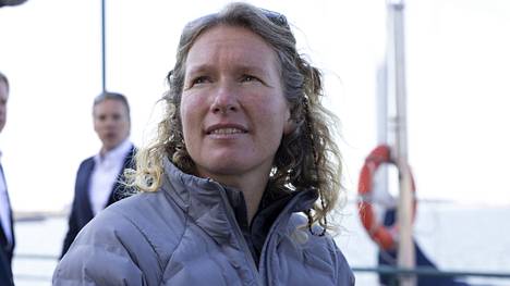 Kirsten Neuschäfer pelasti Tapio Lehtisen sen jälkeen kun tämän vene oli uponnut yksinpurjehduskisassa eteläisellä jäämerellä. 