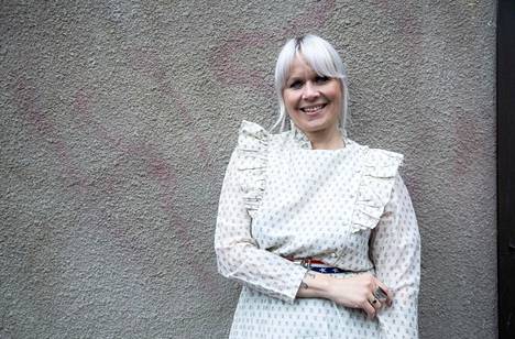 Suomalainen muotisuunnittelija sanoo suoraan, mitä ajatteli Melania Trumpin  ja Jenni Haukion asuista: ”Meni jopa hieman överiksi” - Viihde -  Ilta-Sanomat