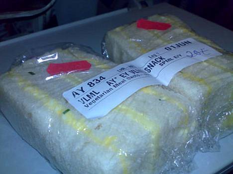 Tällaista leipämössöä tarjoiltiin Finnairin lennolla - katso kuva! -  Kotimaa - Ilta-Sanomat