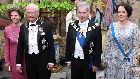 Presidenttiparin vierailun kunniaksi Kuninkaanlinnassa järjestetään illallisjuhla, jossa Niinistö pitää myös puheen.