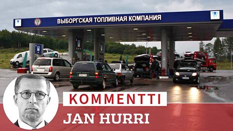 Suomalaisautoilijoita pyrkii yhä Venäjälle tankkaus- ja ostosmatkoille, mutta nyttemmin Venäjän rajaviranomaiset ovat alkaneet käännyttää tulijoita rajalta takaisin Suomeen.