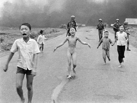 Uutistoimisto AP:n valokuvaaja Nick Ut otti yhden Vietnamin sodan muistettavimmista valokuvista.