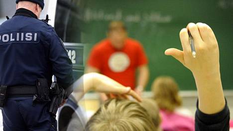 Moni lapsi haaveilee poliisin tai opettajan työstä.