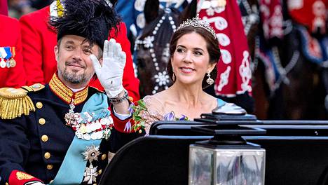 Tanskan kruununprinssi Frederik ja hänen vaimonsa prinsessa Mary osallistuivat Kööpenhaminassa juhlallisuuksiin, kun kruununprinssi Frederik täytti 50 vuotta 26. toukokuuta 2018.