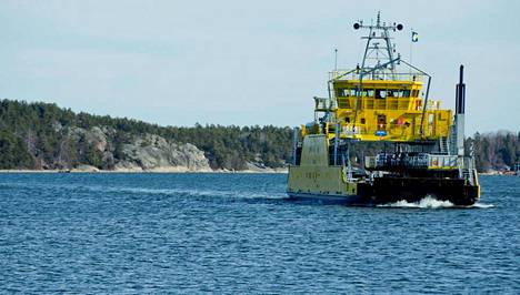 Kustavi–Maarianhamina–Parainen -saaristoreitti lauttamatkoineen on ehdolla Suomen kauneimmaksi tieosuudeksi.