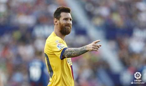 Lionel Messi vaihtaa maisemaa. Vai vaihtaako?