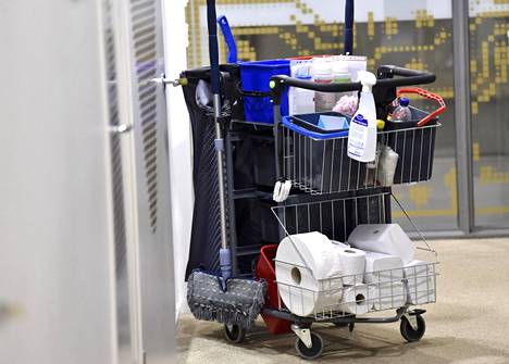 Työnhakupalvelu Oikotien mukaan siivoojien keskipalkka on 1 900 euroa kuukaudessa.