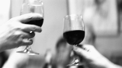Alkoholin runsaaseen ja pitkäaikaiseen käyttöön liittyy tutkitusti monia riskejä.
