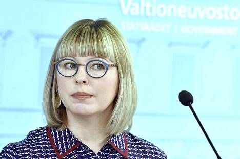 Sosiaali- ja terveysministeri Aino-Kaisa Pekonen.