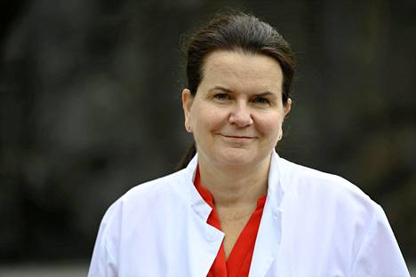 Husin apulaisylilääkäri Eeva Ruotsalainen suosittelee sisäliikuntaharrastusten jättämistä nyt tauolle.