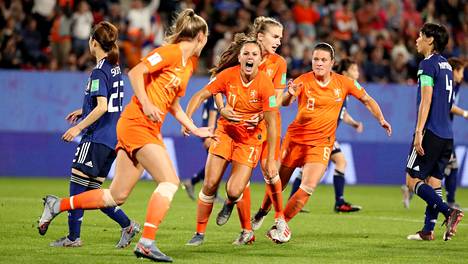 Hollanti pudotti Japanin – enää kahdeksan joukkuetta jäljellä naisten  MM-futiksessa, Eurooppa dominoi - Jalkapallo - Ilta-Sanomat