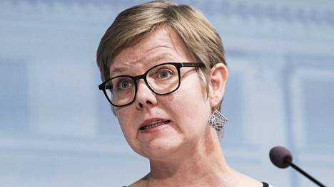 Turvapaikkahakemuksia jätetäänkin sisäministeri Krista Mikkosen mukaan nyt huomattavasti enemmän muualla kuin Suomen rajalla. 