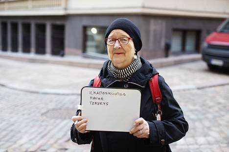Eeva-Liisä Näsi, 82, unelmoi siitä, että ihmiset arvostaisivat rauhaa ja ajattelisivat nuoria. ”Toivon, että ihmiset ajattelisivat muutakin, kuin että mitä syön tänään ja mikä juuri nyt on hauskaa”, Eeva-Liisa sanoo.