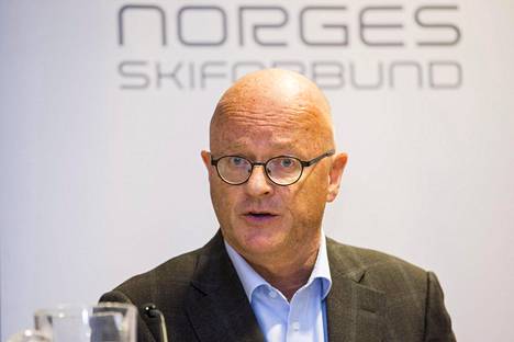 Fredrik Bendiksen puhui Johaugin dopingtapauksesta Norjan hiihtoliiton tiedotustilaisuudessa viime torstaina.