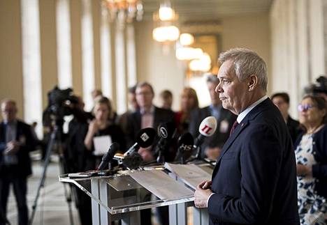 Sdp:n puheenjohtaja Antti Rinne kommentoi medialle tiistaina hallitustunnustelujen etenemistä. Esille nousi myös Hussein al-Taeen tapaus.
