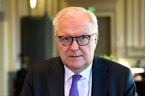 Rehnin mukaan rahapolitiikan päätökset tehdään siitä näkökulmasta, että inflaatio saadaan vakautettua keskipitkällä aikavälillä kahteen prosenttiin. Inflaatio on Rehnin mukaan yhä liian nopeaa, tämän vuoden ennuste on vähän yli viisi prosenttia.