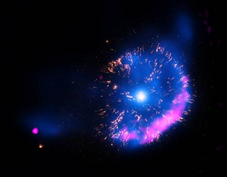 Voimakas räjähdys syntyi neutronitähtien törmätessä toisiinsa.