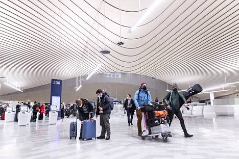 Tiukennukset voivat Vantaan apulaiskaupunginjohtajan mukaan merkitä muutoksia lentokentän tilajärjestelyihin.