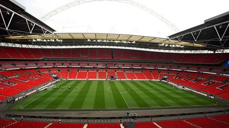 Finaali ja välierät pelataan Englannin jalkapallopyhätössä Wembleyllä.