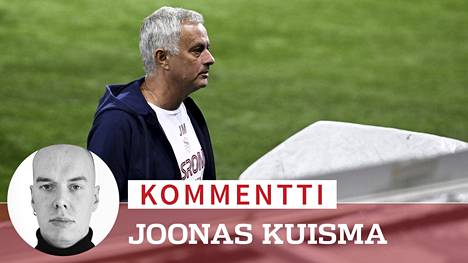 Jose Mourinho tutustui keskiviikkoiltana Töölön jalkapallostadioniin.