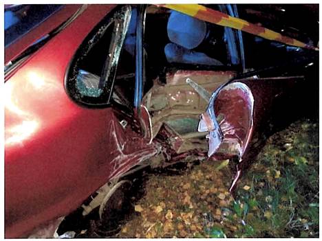 Nuoren rattijuopon kuljettama auto vaurioiui pahoin. Myös kaikki kyydissä olleet nuoret loukkaantuivat. 