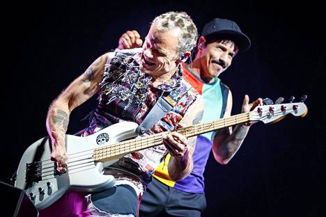 Red Hot Chili Peppers on antanut ja paljastunut yleisölle keikoillaan kirjaimellisesti kaiken.