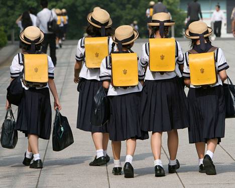 Japanissa ajatellaan asiantuntijan mukaan, että oppilaat ovat sosiaalisesti heitteillä, mikäli koulu menettää kontrollin oppilaisiin.