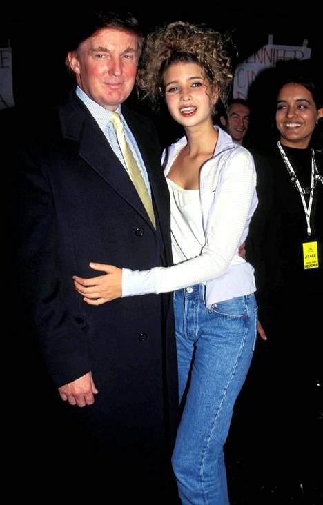 Donald-isä ja Ivanka vuonna 1996.