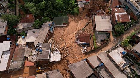 Maanvyörymien ja tulvien tuhoja São Sebastiãossa tiistaina.