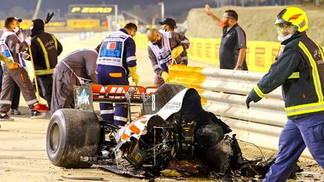 Romain Grosjeanin ajama onnettomuusauto oli lohduttoman näköinen turman jälkeen.