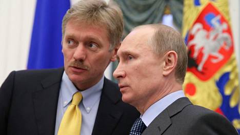 Venäjän presidentin Vladimir Putinin (oik.) oikea käsi Dmitri Peskov otti kantaa maata järisyttävään uuteen dopingskandaaliin.