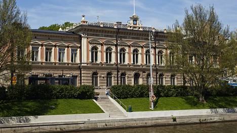 Uusi pormestari valitaan Turun kaupungintalolla maanantaina.