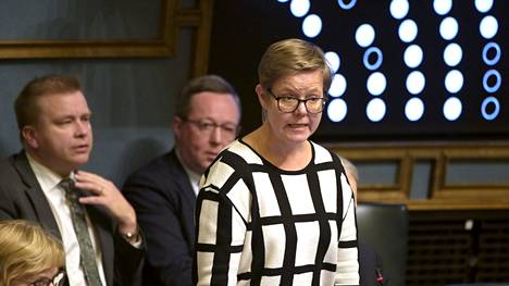 Ympäristöministeri Krista Mikkonen vakuutteli, että metsäpolitiikka pysyy kotimaisessa päätöksenteossa. 