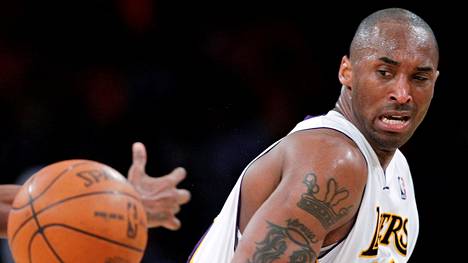 Kobe Bryant edusti NBA-urallaan Los Angeles Lakersia.