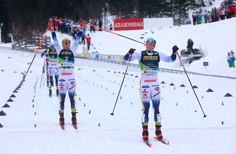 Kolmannen peräkkäisen sprinttikultansa ottanut Jonna Sundling johti Ruotsin naiset neloisvoittoon Planicassa.