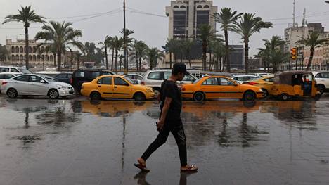 Sade kasteli Irakin pääkaupungin Bagdadin katuja keskiviikkona.
