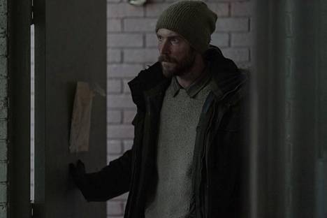 Troy Baker on antanut äänensä monen suosikkipelin hahmolle, joista tunnetuin on ylivoimaisesti Joel. Kuva on The Last of Us -sarjan kahdeksannesta jaksosta, jossa hän esitti James-hahmoa.