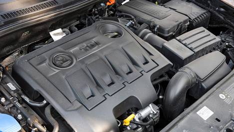 Huijausskandaalin ytimessä olivat VW-konsernin dieselit ja niiden ohjausjärjestelmistä löytynyt niin sanottu päästöhuijauskoodi. Asiaa selvitellessä paljastui, että ajon aikaisissa päästöissä olivat huijanneet monet muutkin autonvalmistajat.