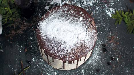 Kakkumuijan erittäin syntinen suklaakakku: ”Lautasen nuolemista tämän  jälkeen ei saa paheksua” - Ajankohtaista - Ilta-Sanomat