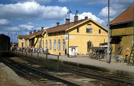 The picture of the old wooden station in Toijala dates back to 1956.  The station has already been demolished.