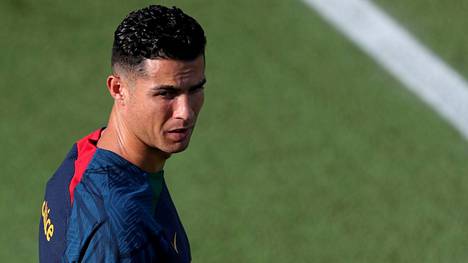 Cristiano Ronaldo on pudonnut penkkiveikoksi Manchester Unitedissa. Tällä viikolla hän on harjoitellut Portugalin maajoukkueen mukana.
