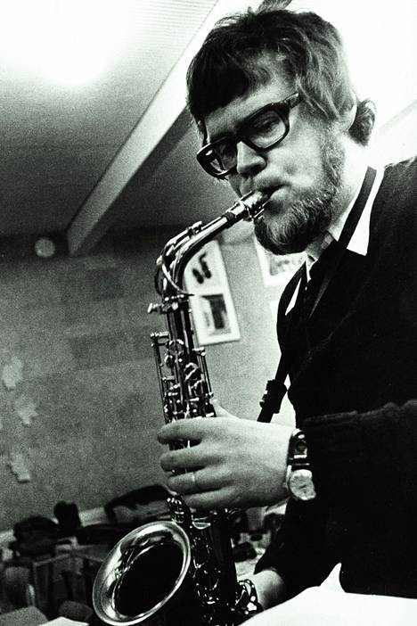 Vaikka Klaus Järvinen oli jazzmiehiä, hän ymmärsi, että rytmimusiikin opetuksessa täytyi huomioida myös popmusiikki.