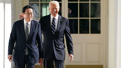 Japanin pääministeri Fumio Kishida Yhdysvaltain presidentin Joe Bidenin vieraana Valkoisessa talossa Washingtonissa. 