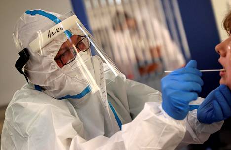 Saksassa testataan nyt matkustajia koronaviruksen varalta.